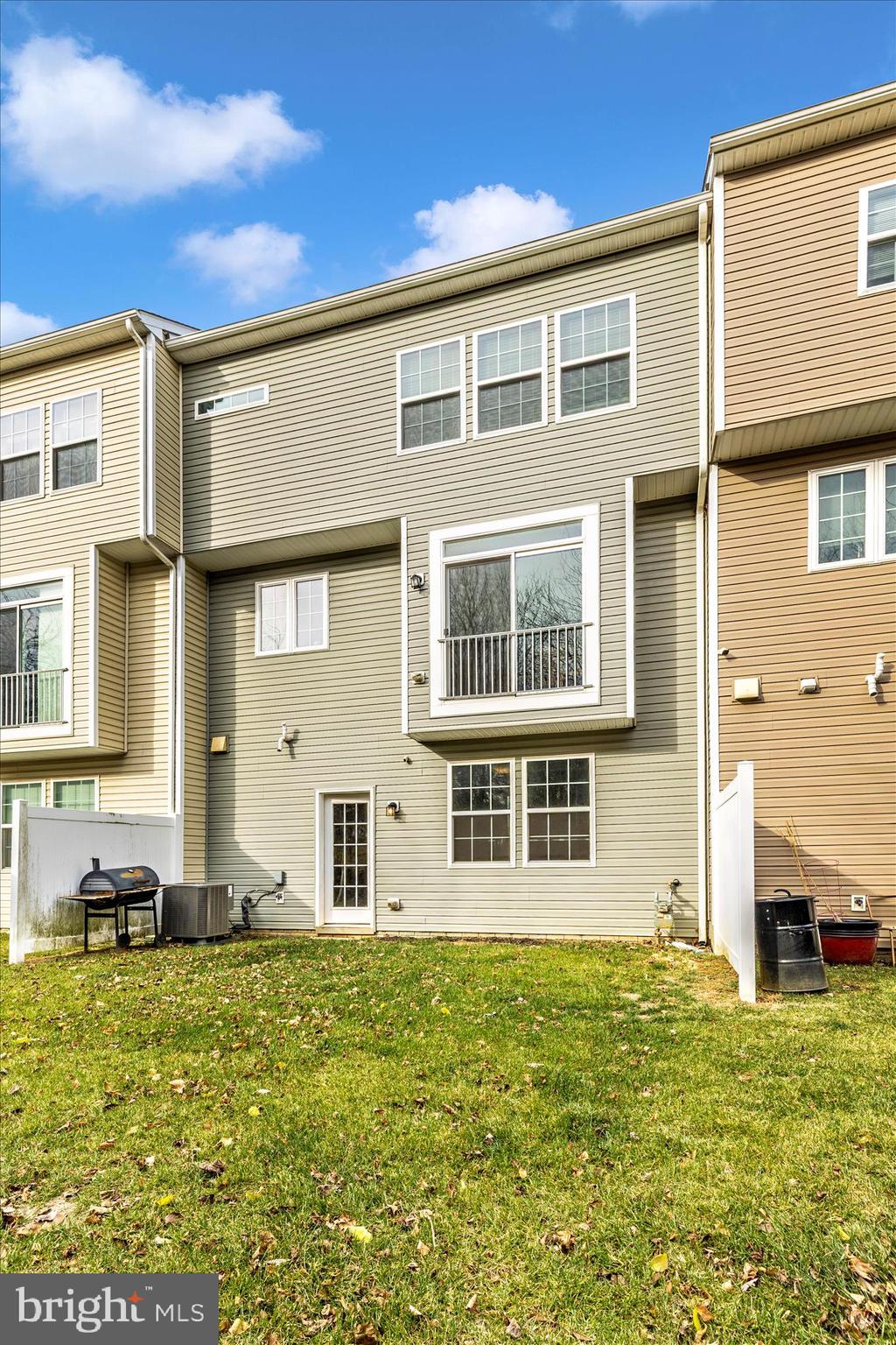 20213 CAPITAL LANE