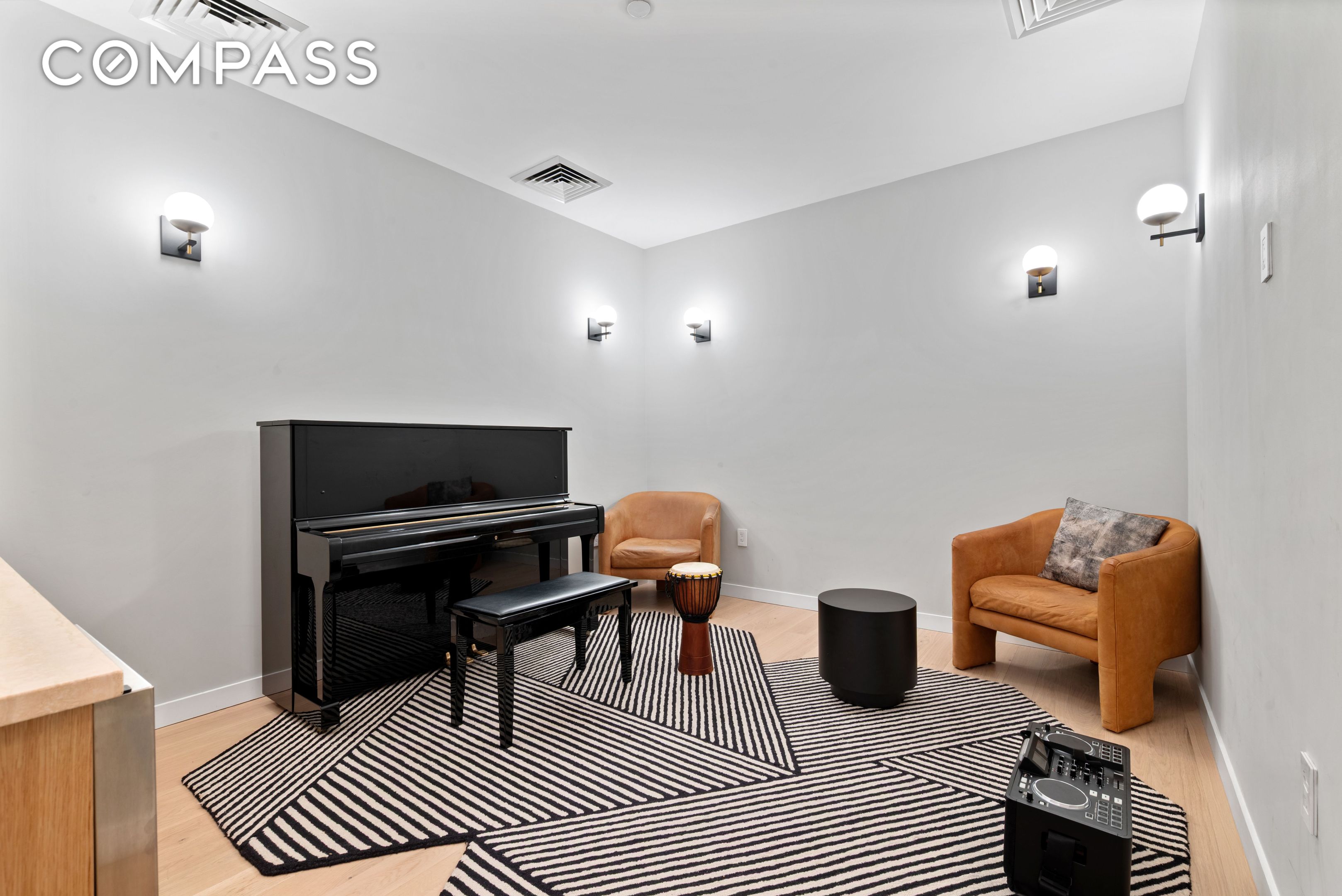 184 Kent Avenue C107