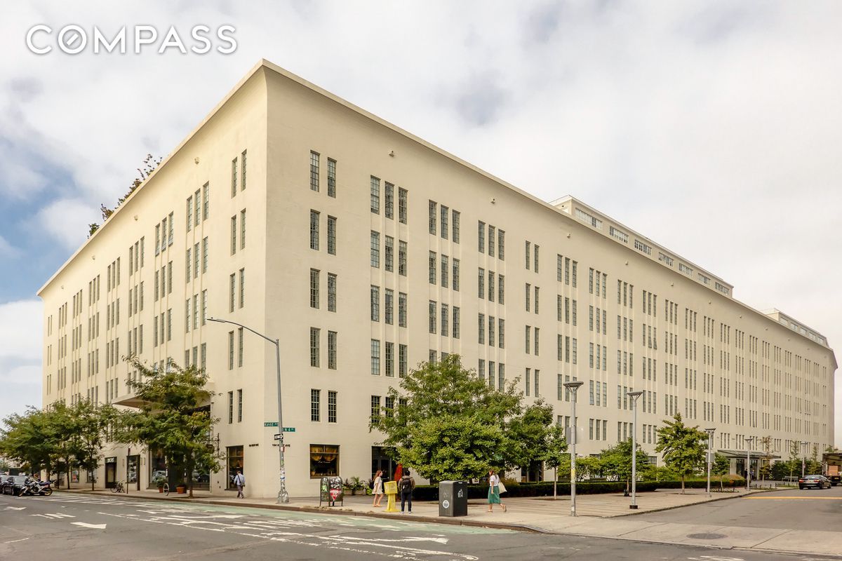 184 Kent Avenue C107