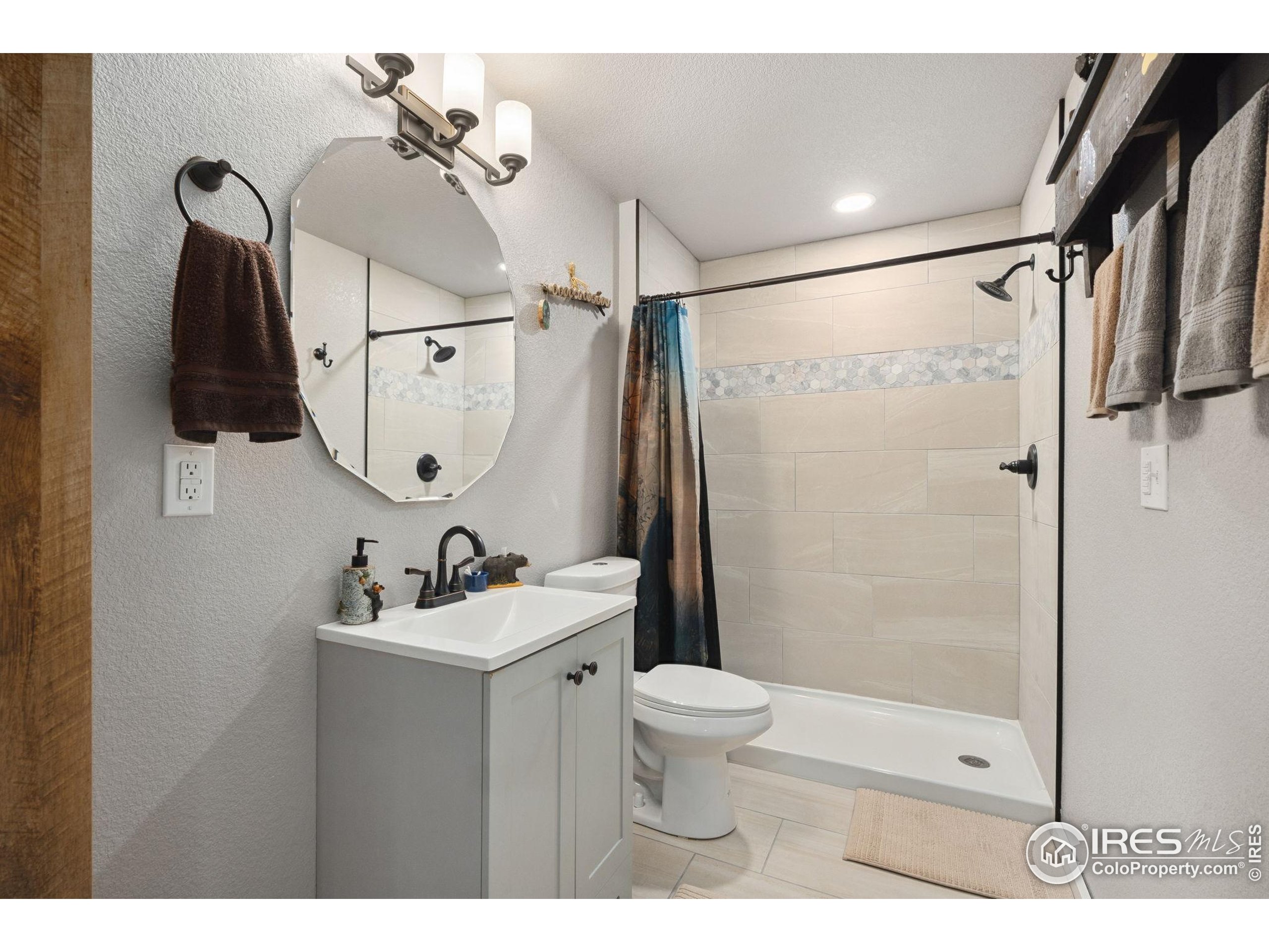 4521 Mesa Verde Dr
