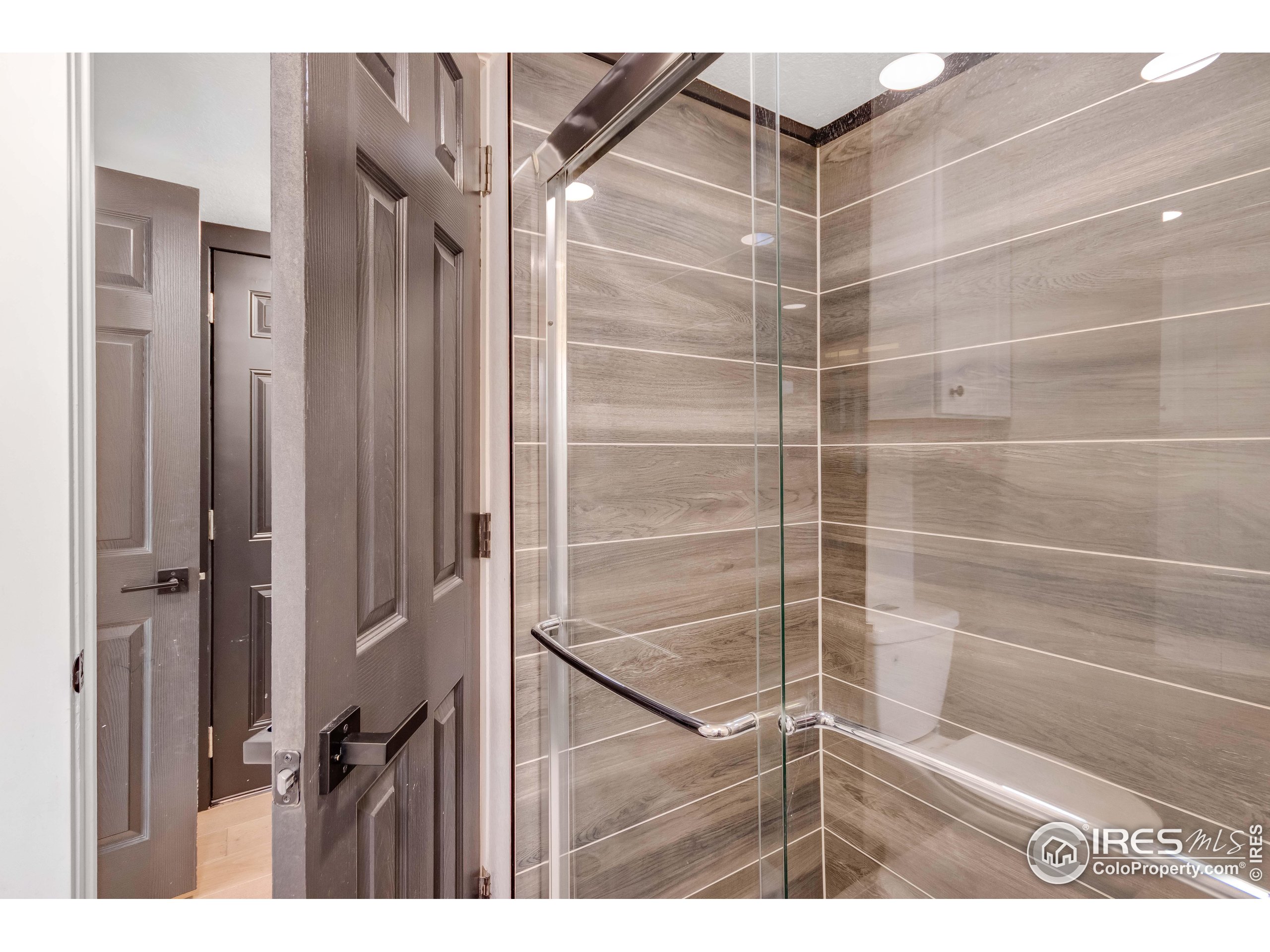 221 W 57th St B67