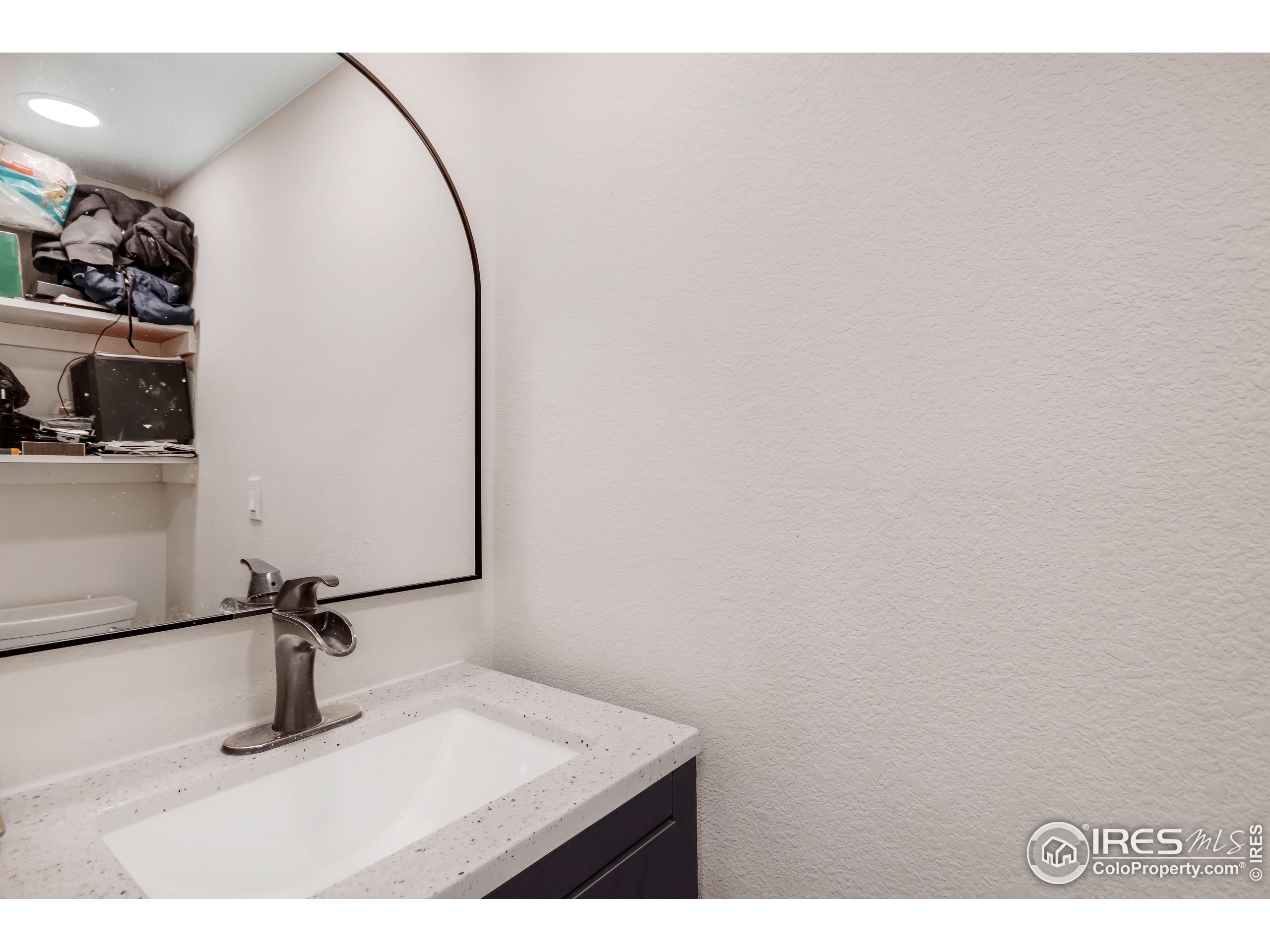221 W 57th St B67