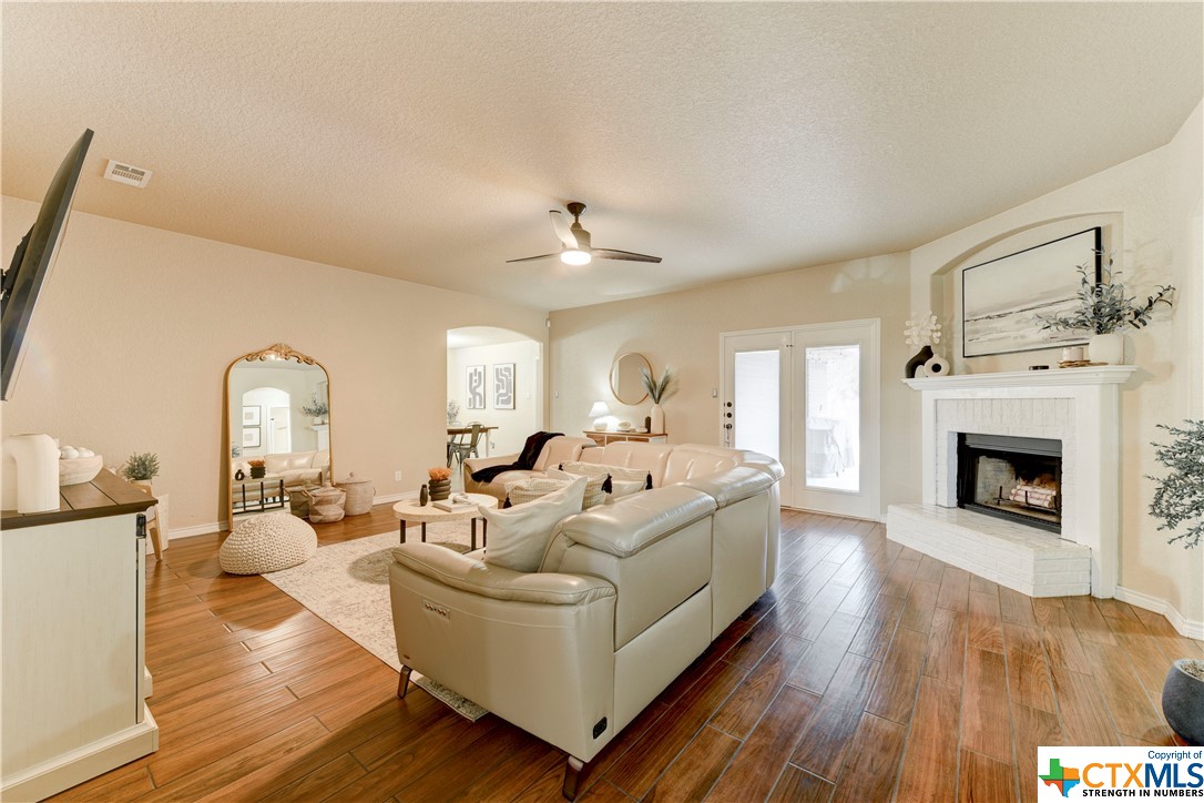 6807 Deorsam Loop
