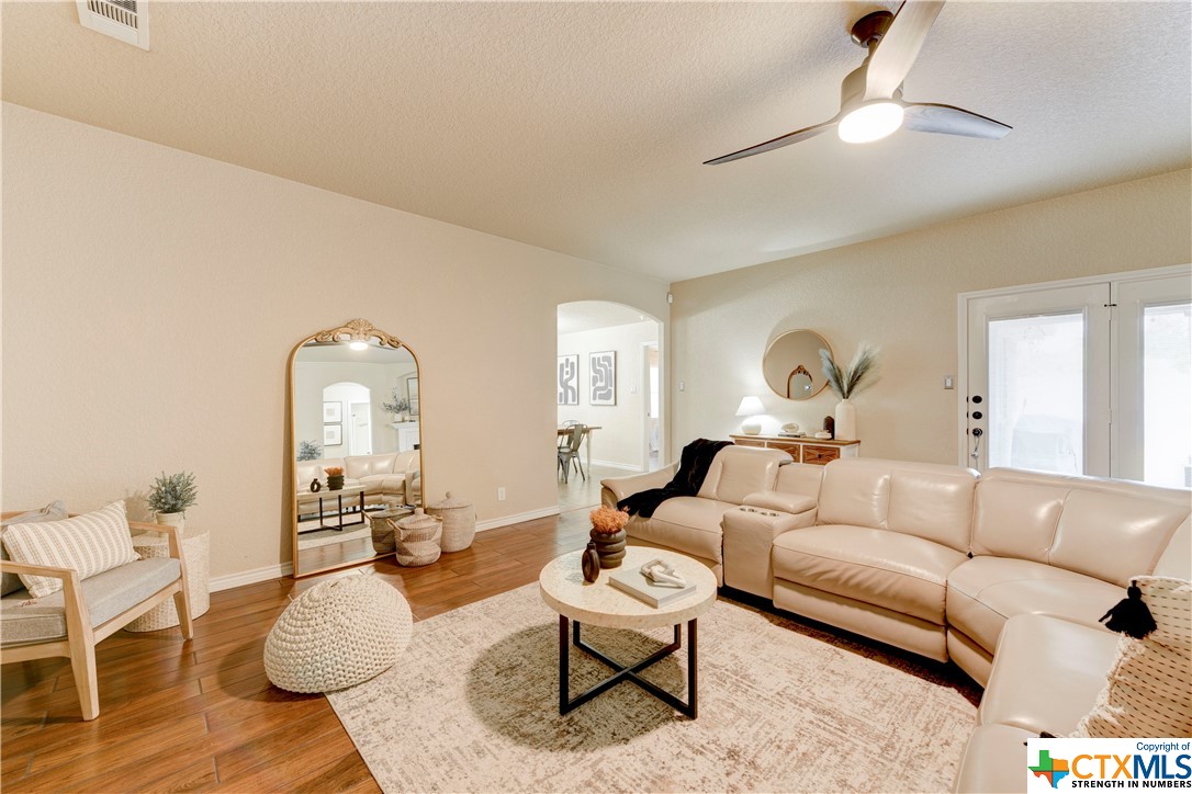 6807 Deorsam Loop