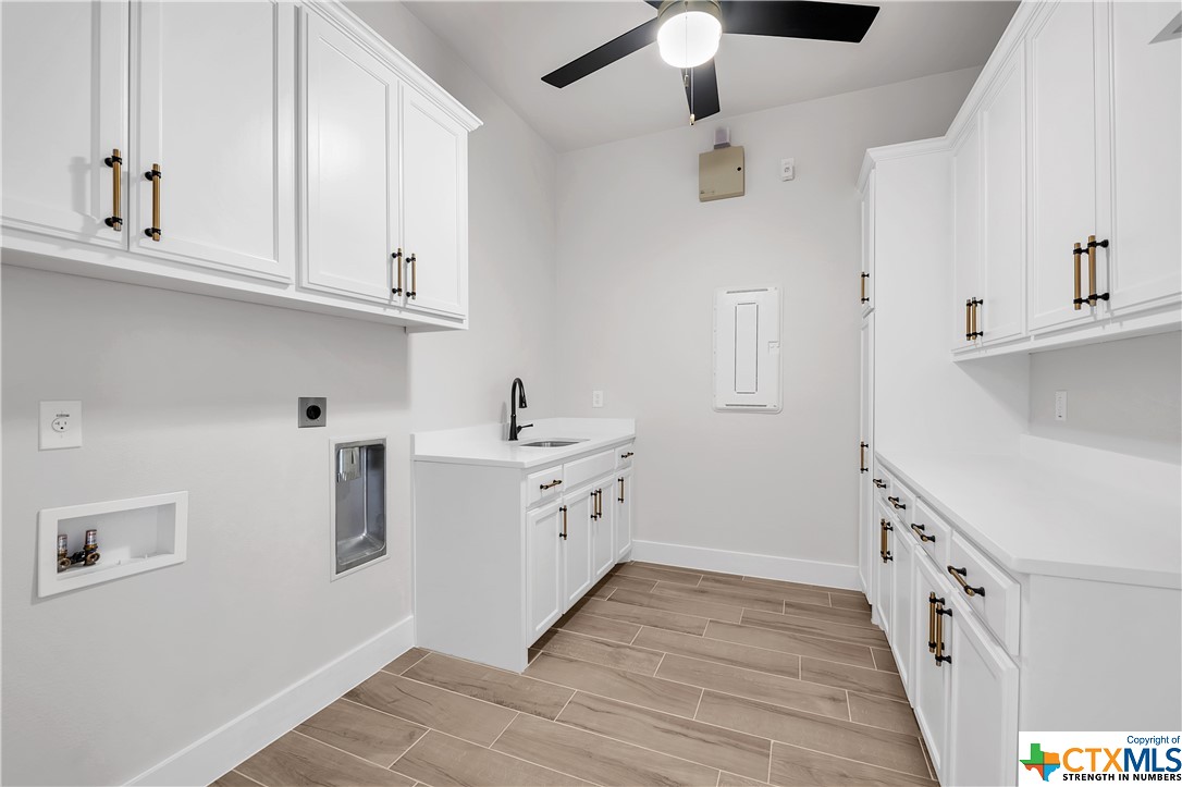 8526 Spring Creek Loop