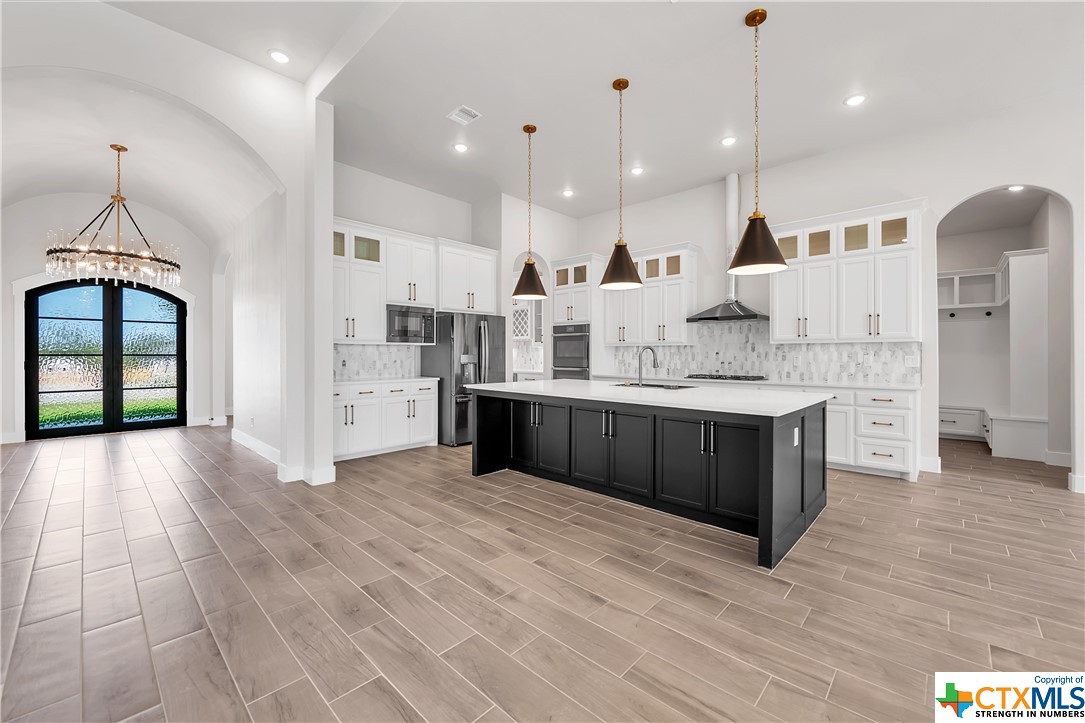 8526 Spring Creek Loop