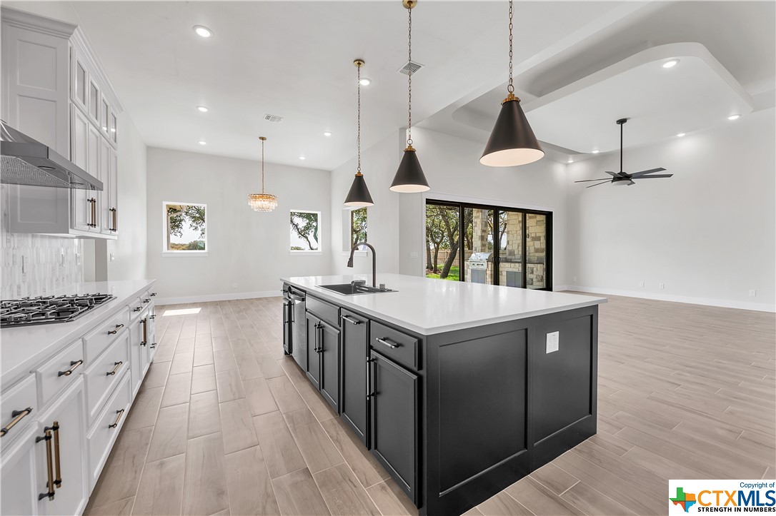 8526 Spring Creek Loop