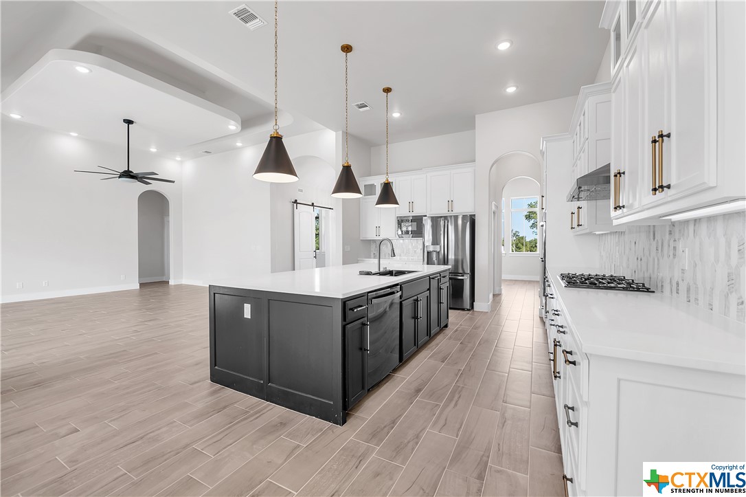 8526 Spring Creek Loop