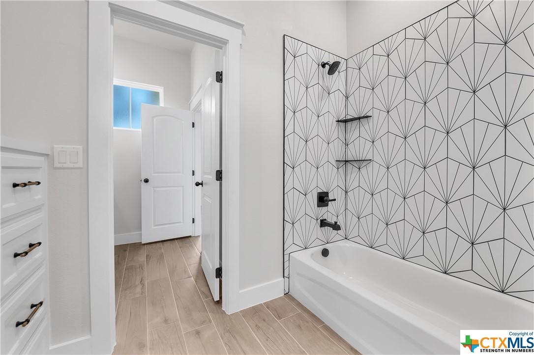 8526 Spring Creek Loop