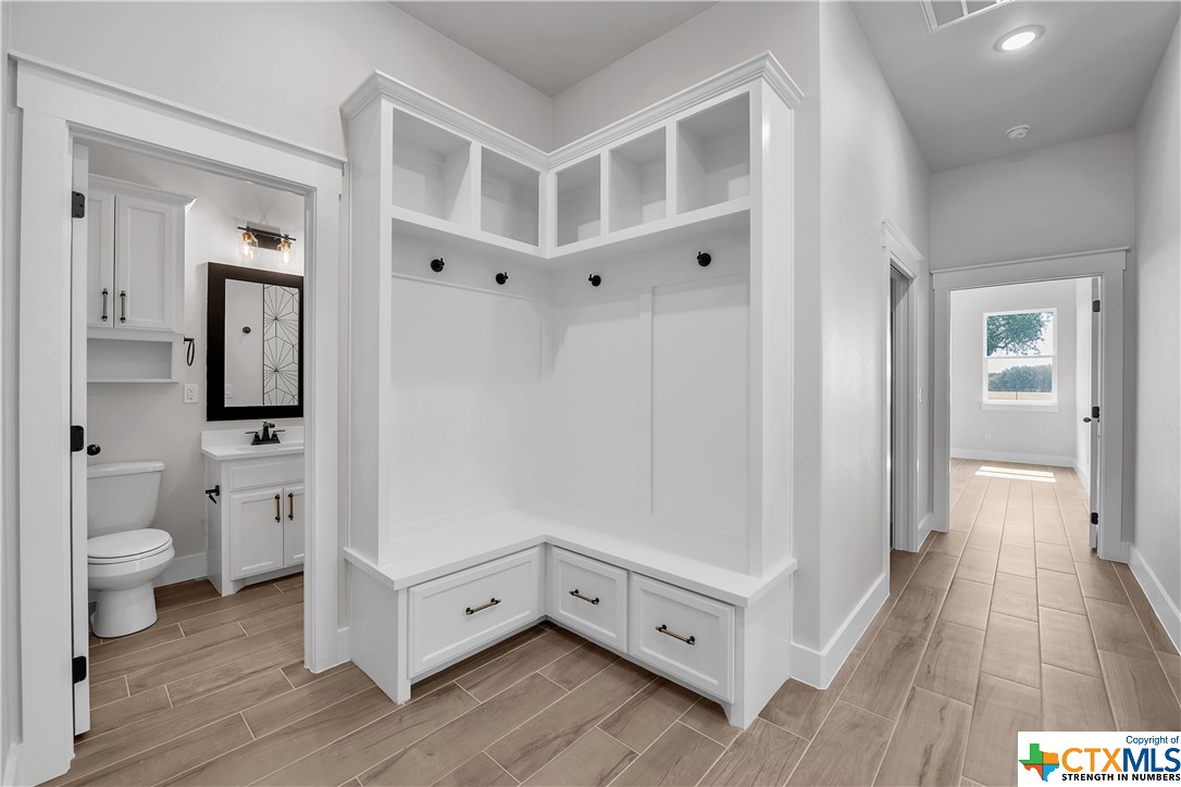 8526 Spring Creek Loop