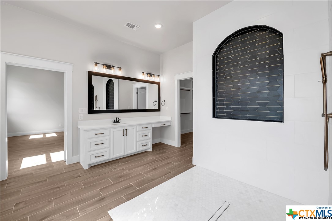 8526 Spring Creek Loop