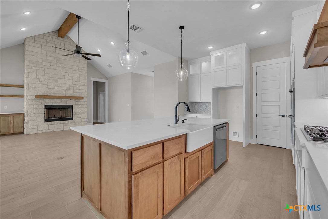 6901 Cherry Laurel