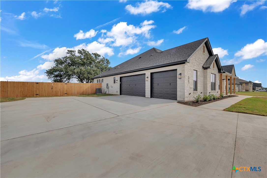 6901 Cherry Laurel