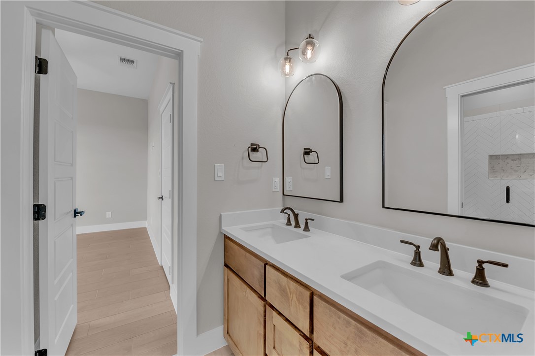 6901 Cherry Laurel