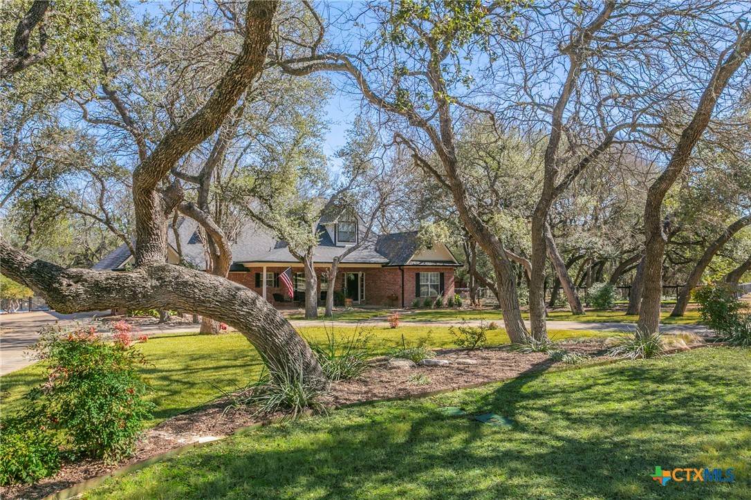 1301 Oaks Drive