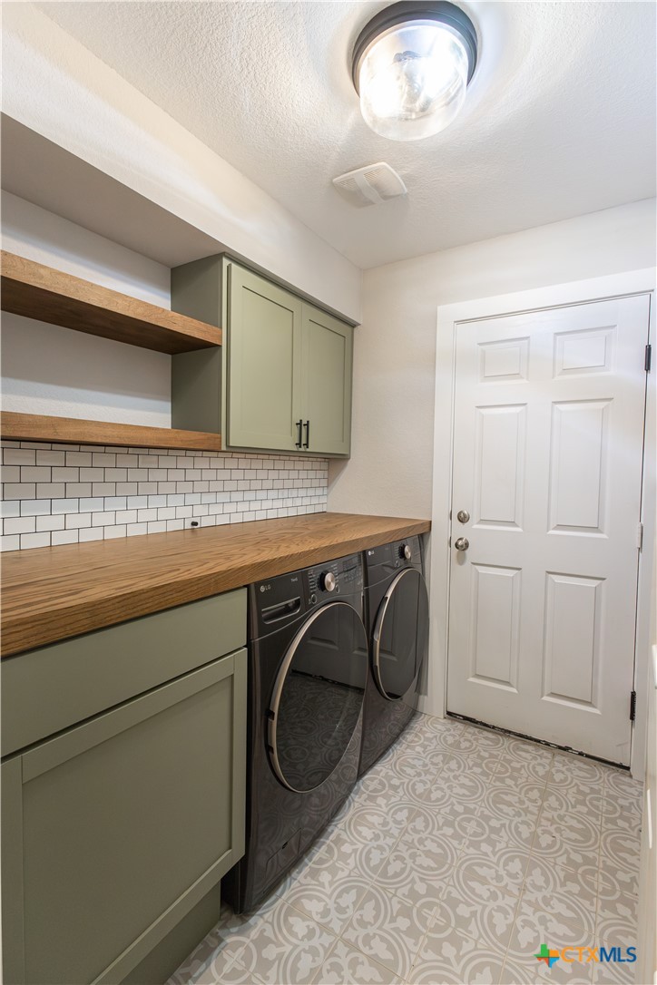 1227 Emerald Gate Drive