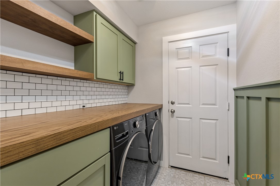 1227 Emerald Gate Drive