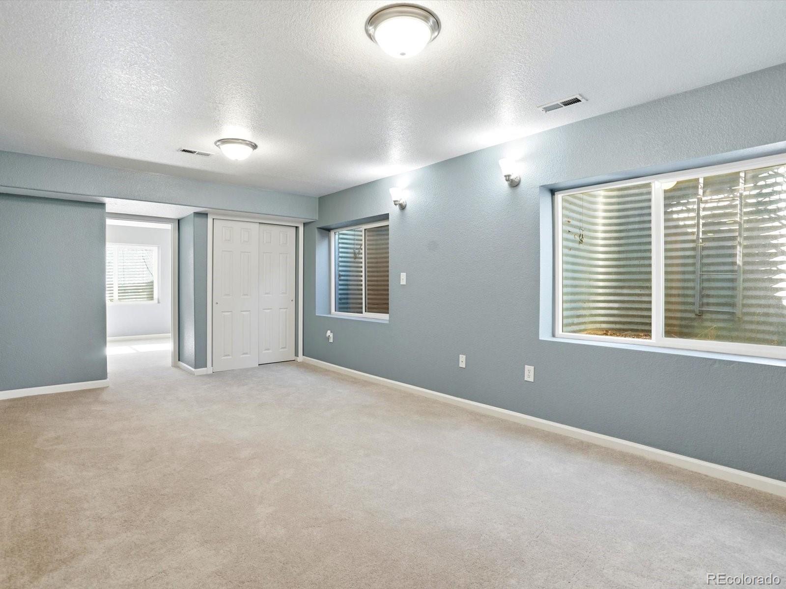 6638 W Hamilton Drive