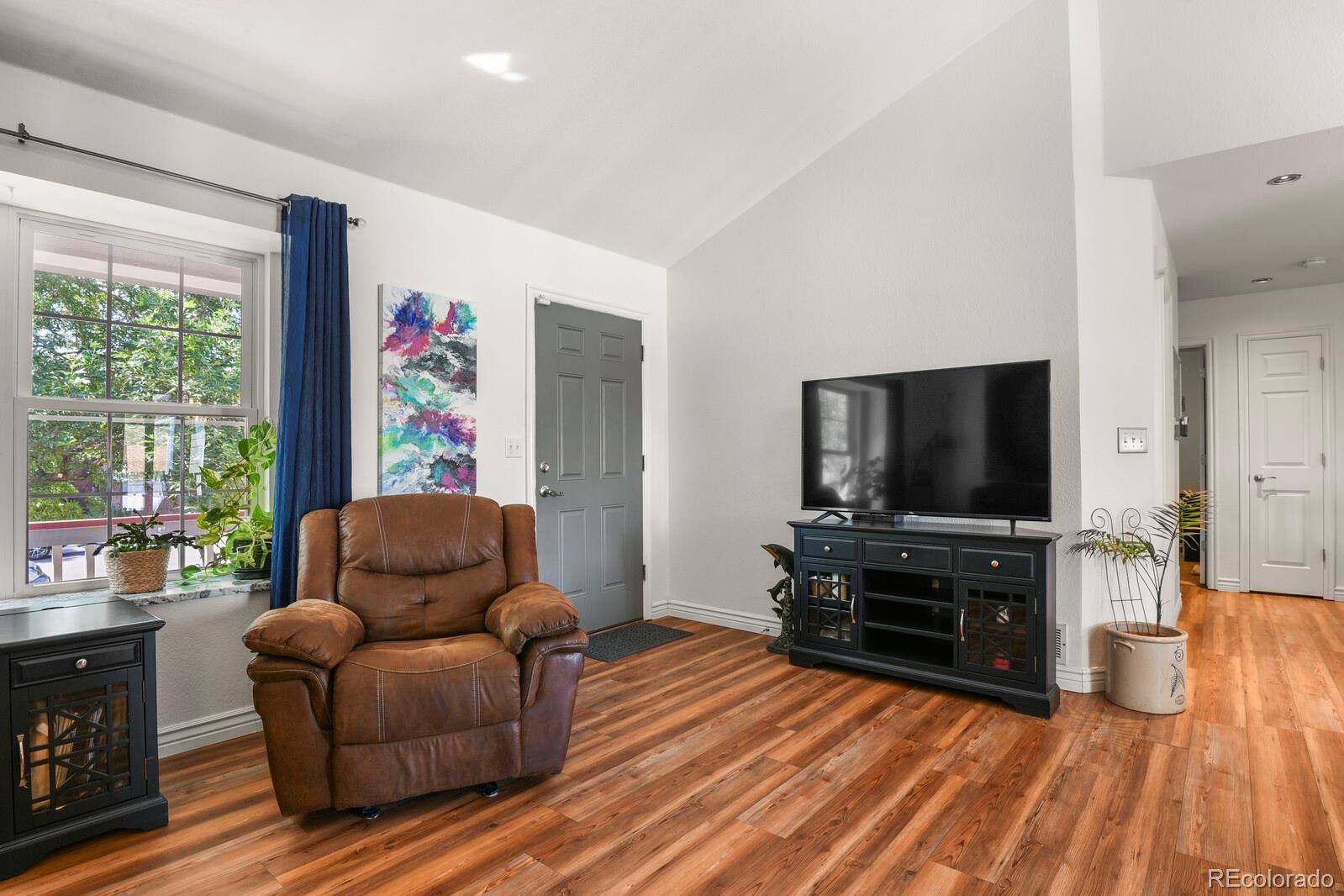 1249 E 96th Place