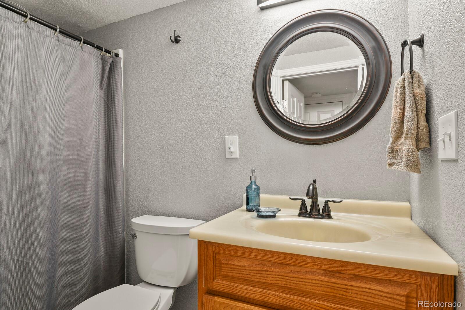 1249 E 96th Place