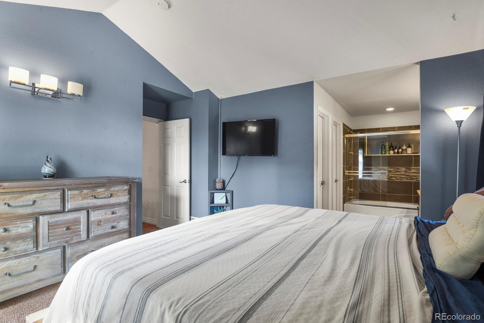 1249 E 96th Place
