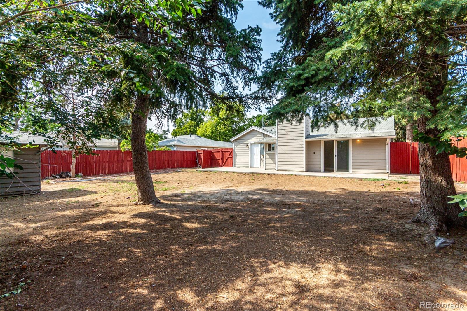 872 Uvalda Street