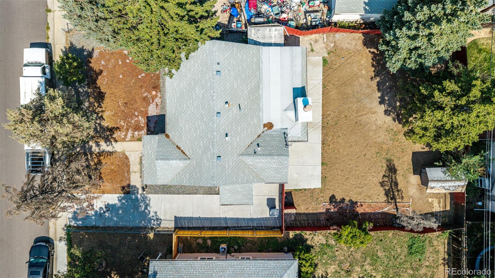 872 Uvalda Street