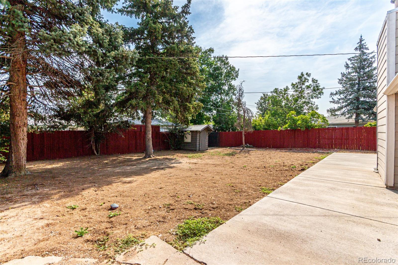 872 Uvalda Street