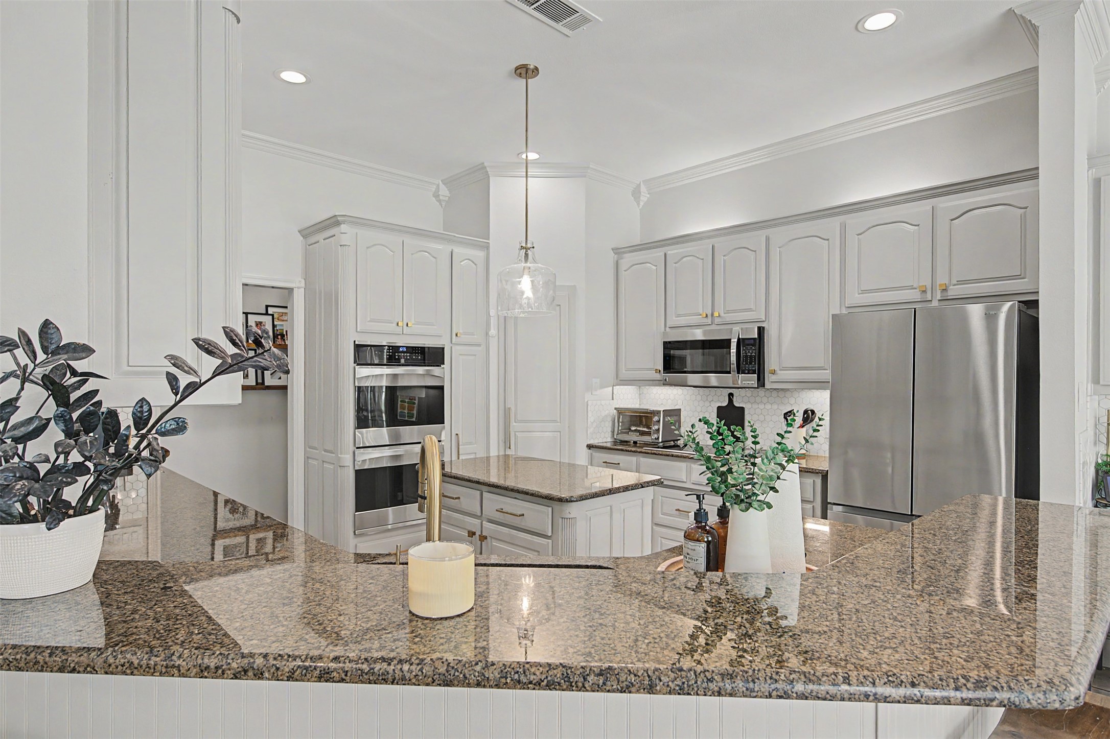 1029 Oakridge Court