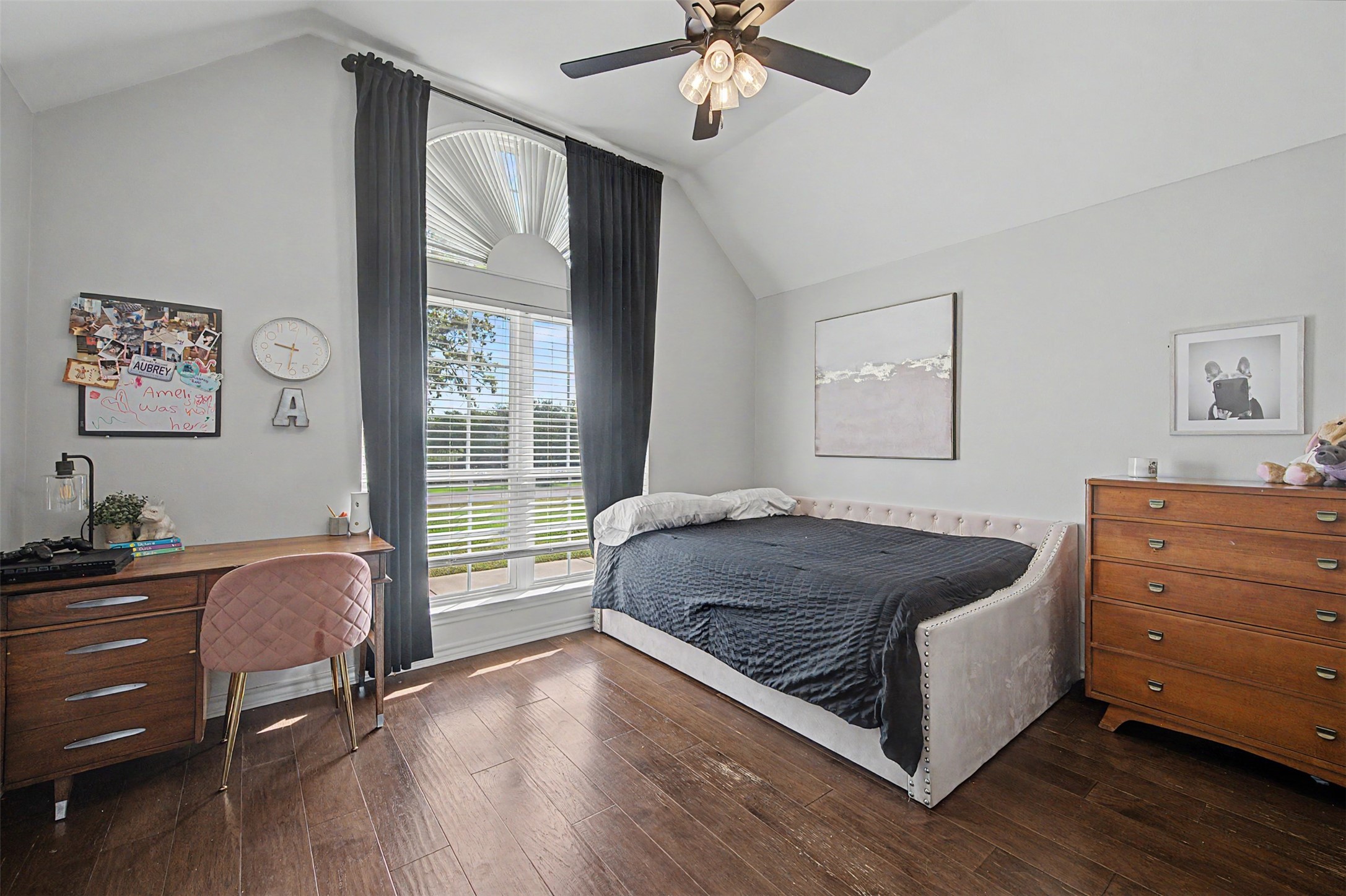 1029 Oakridge Court
