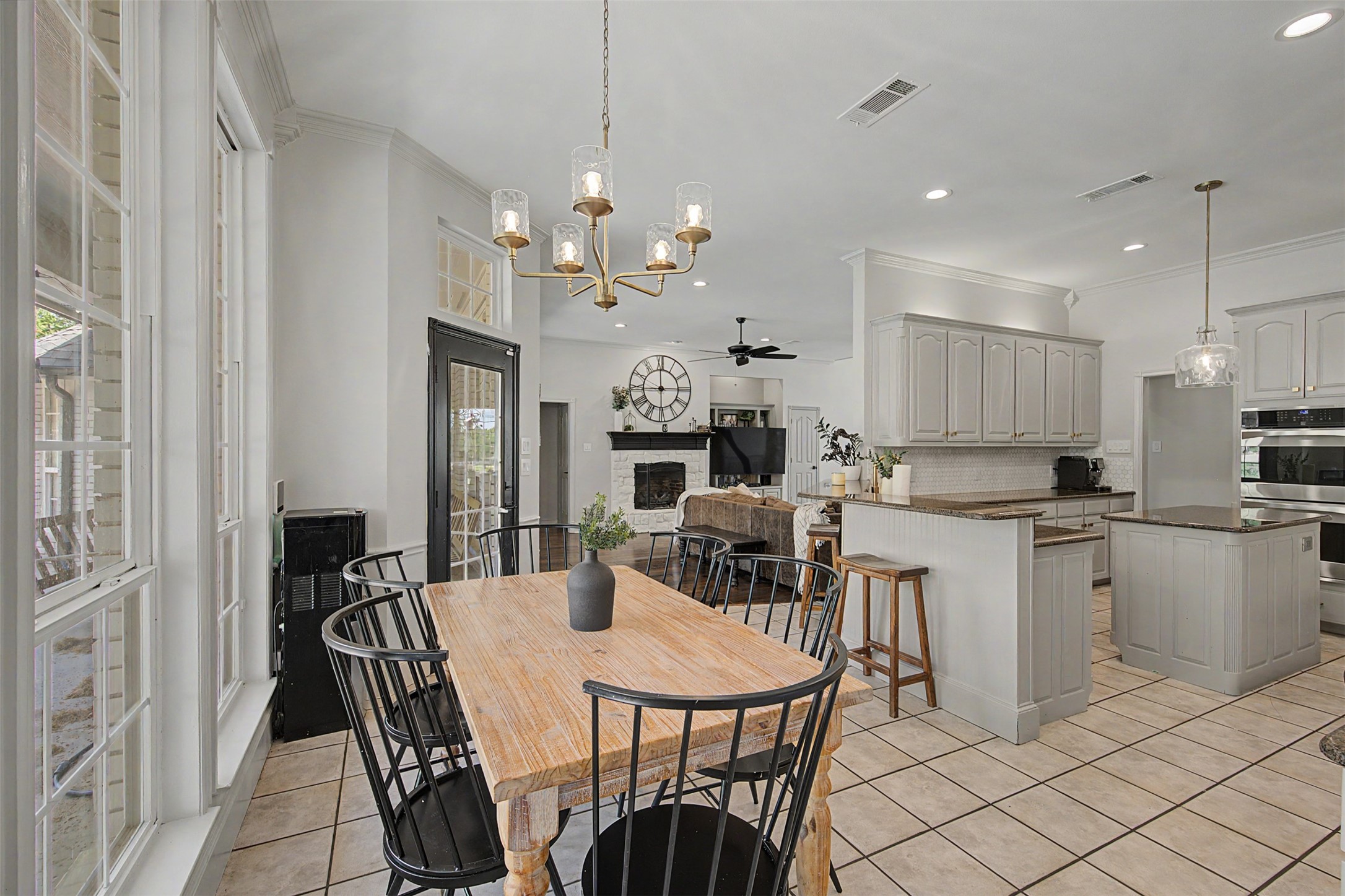 1029 Oakridge Court