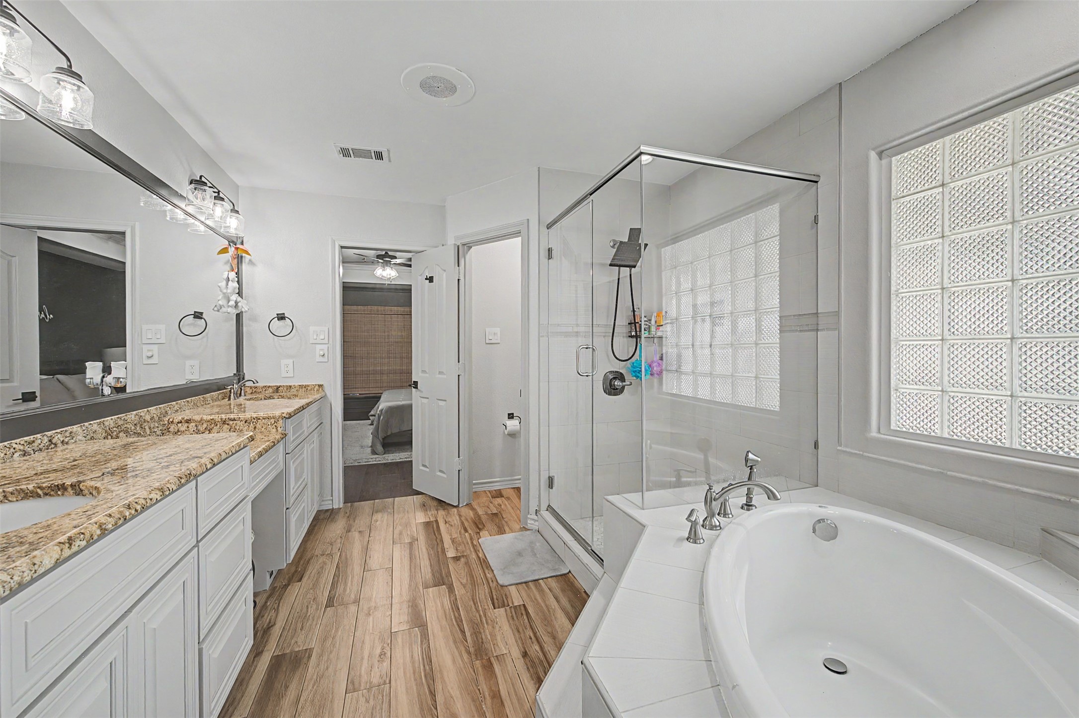 1029 Oakridge Court
