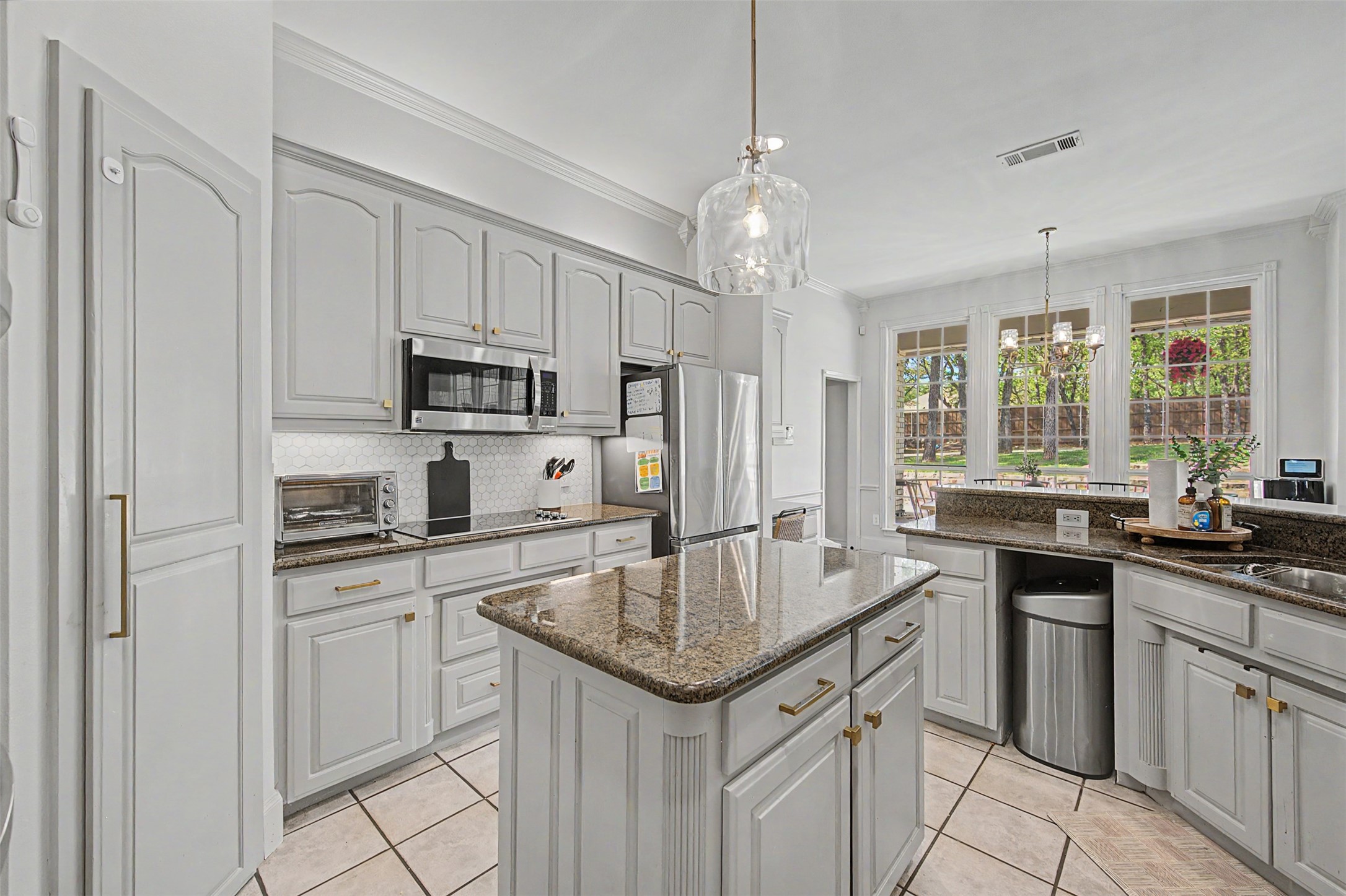 1029 Oakridge Court