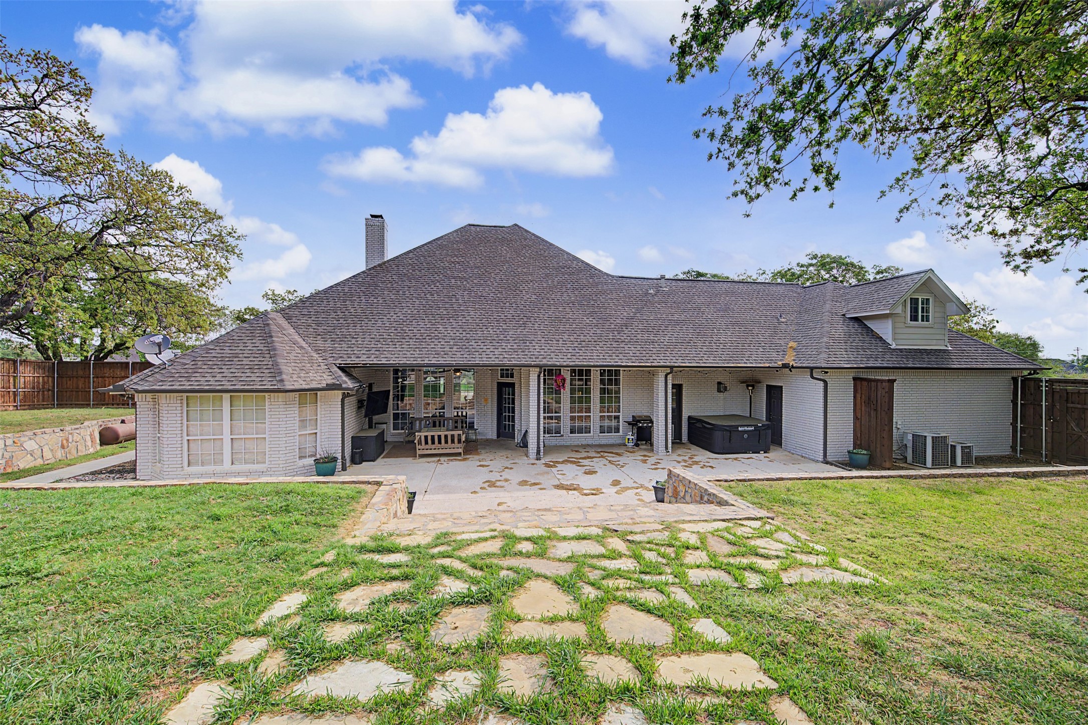 1029 Oakridge Court