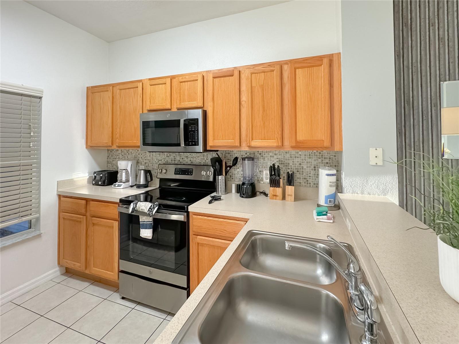 3143 YELLOW LANTANA LN