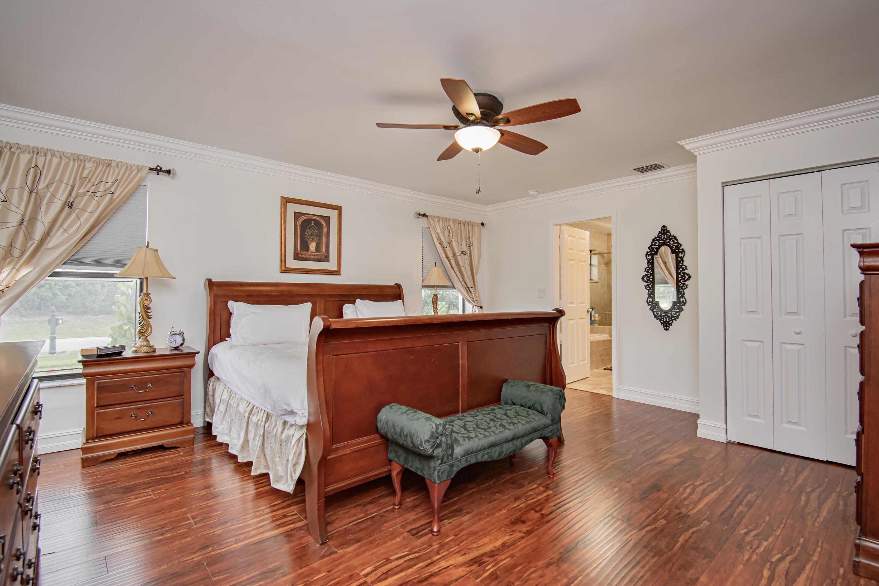7838 Cypress Crescent