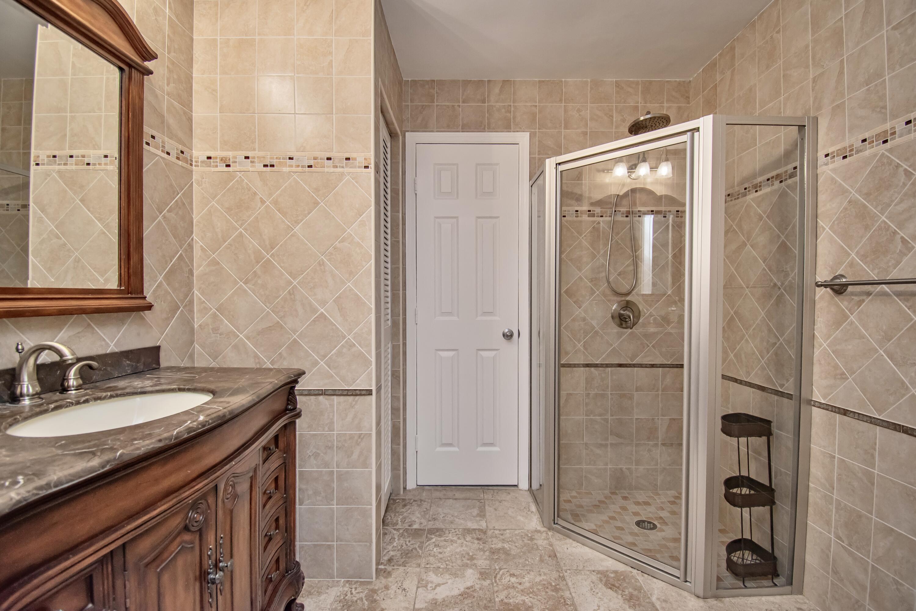 7838 Cypress Crescent