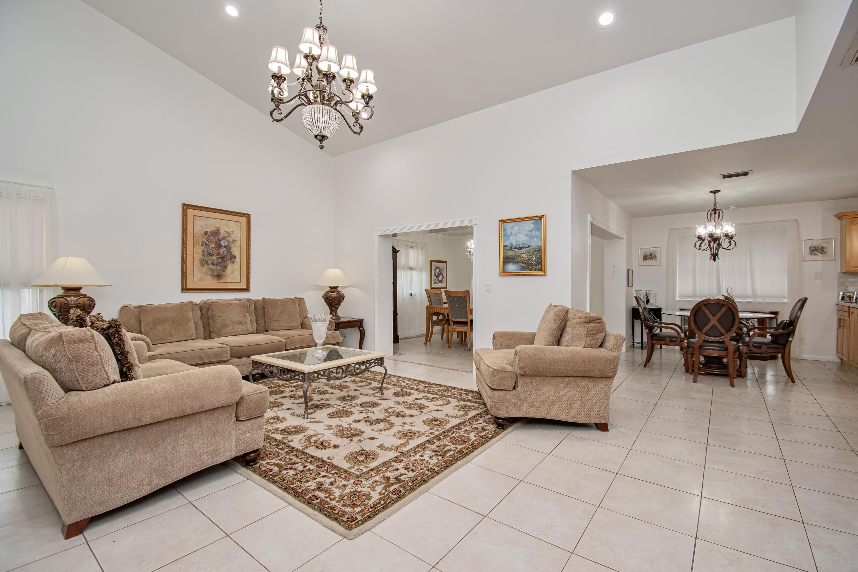 7838 Cypress Crescent