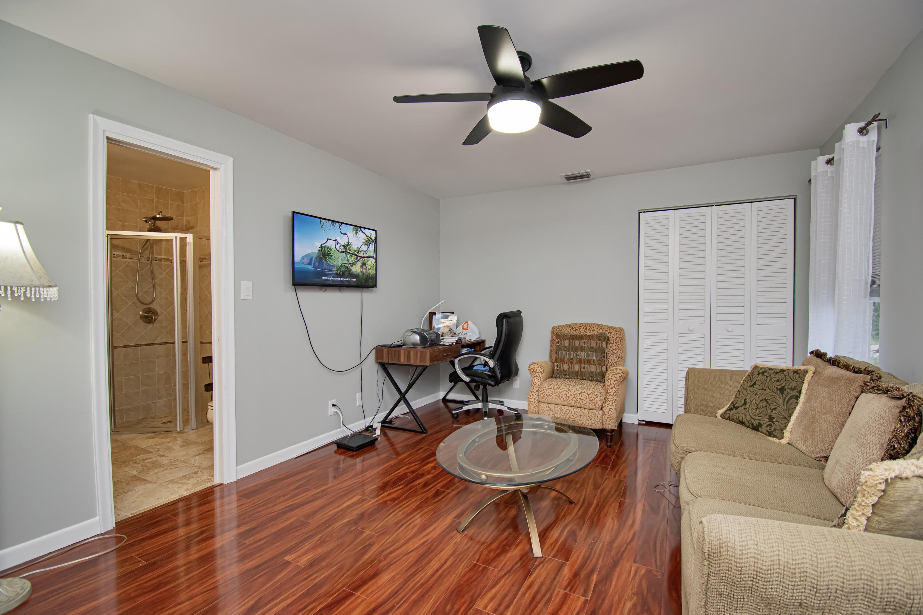 7838 Cypress Crescent