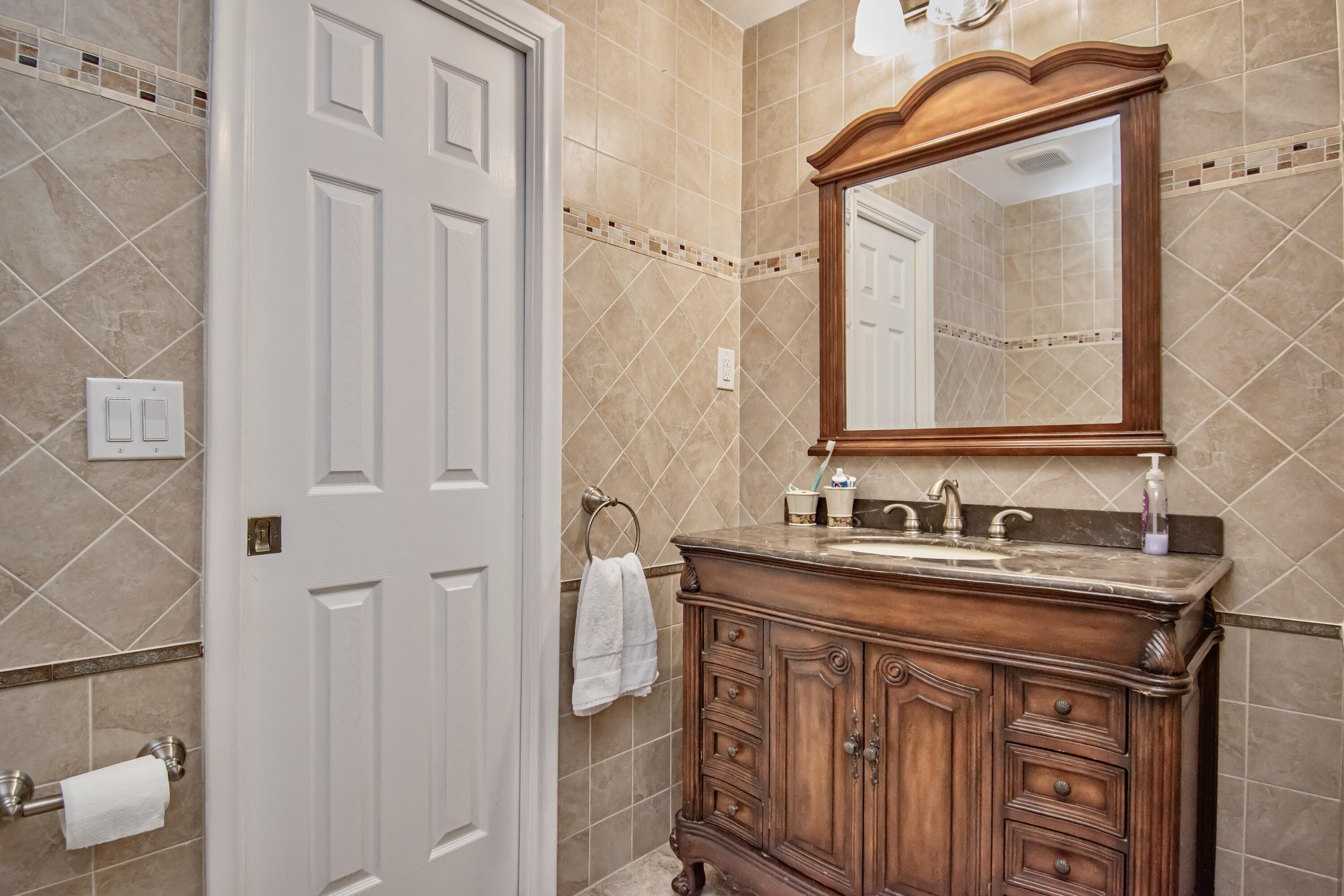 7838 Cypress Crescent