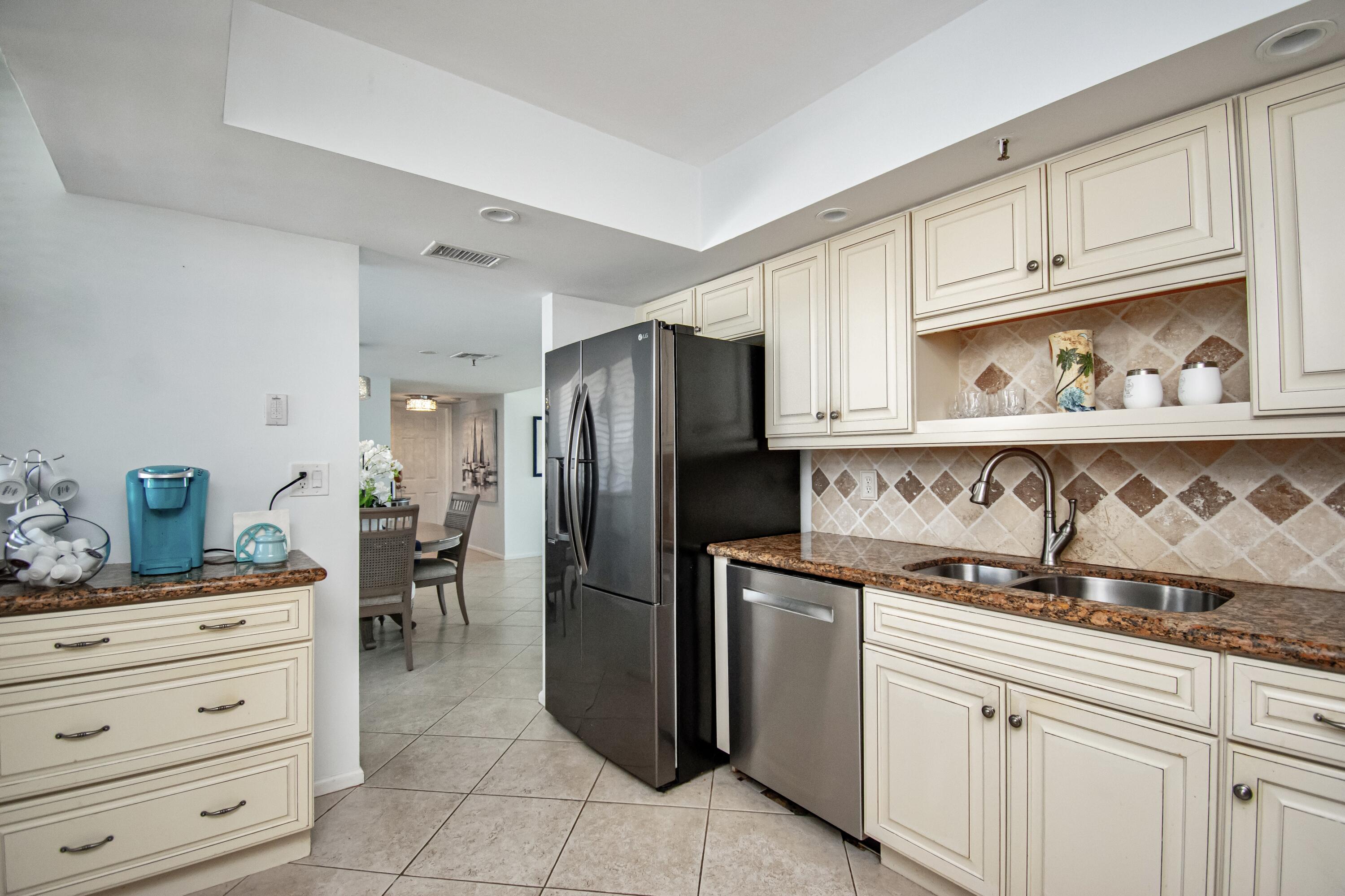 8200 Lakeshore Drive 202
