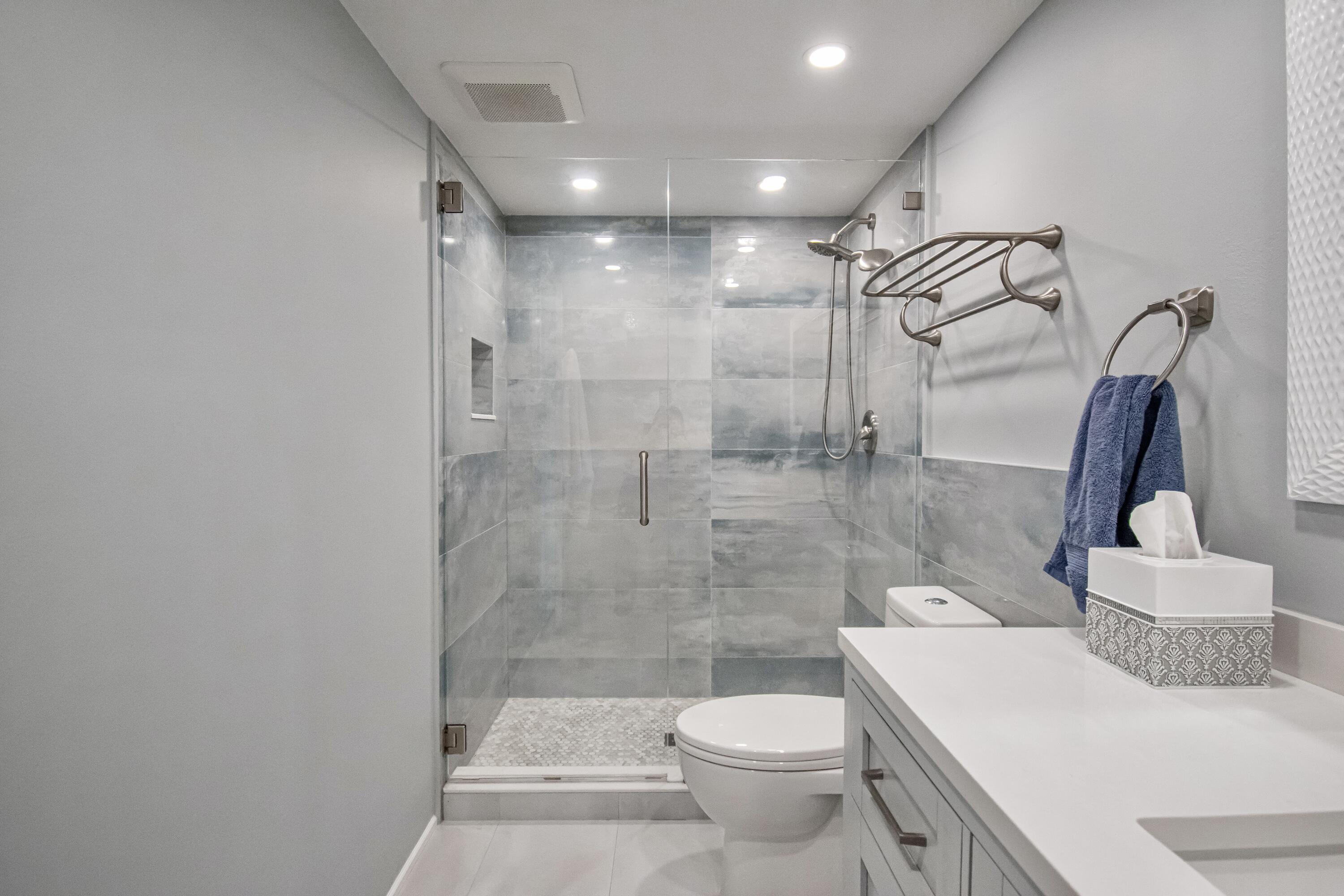 8200 Lakeshore Drive 202
