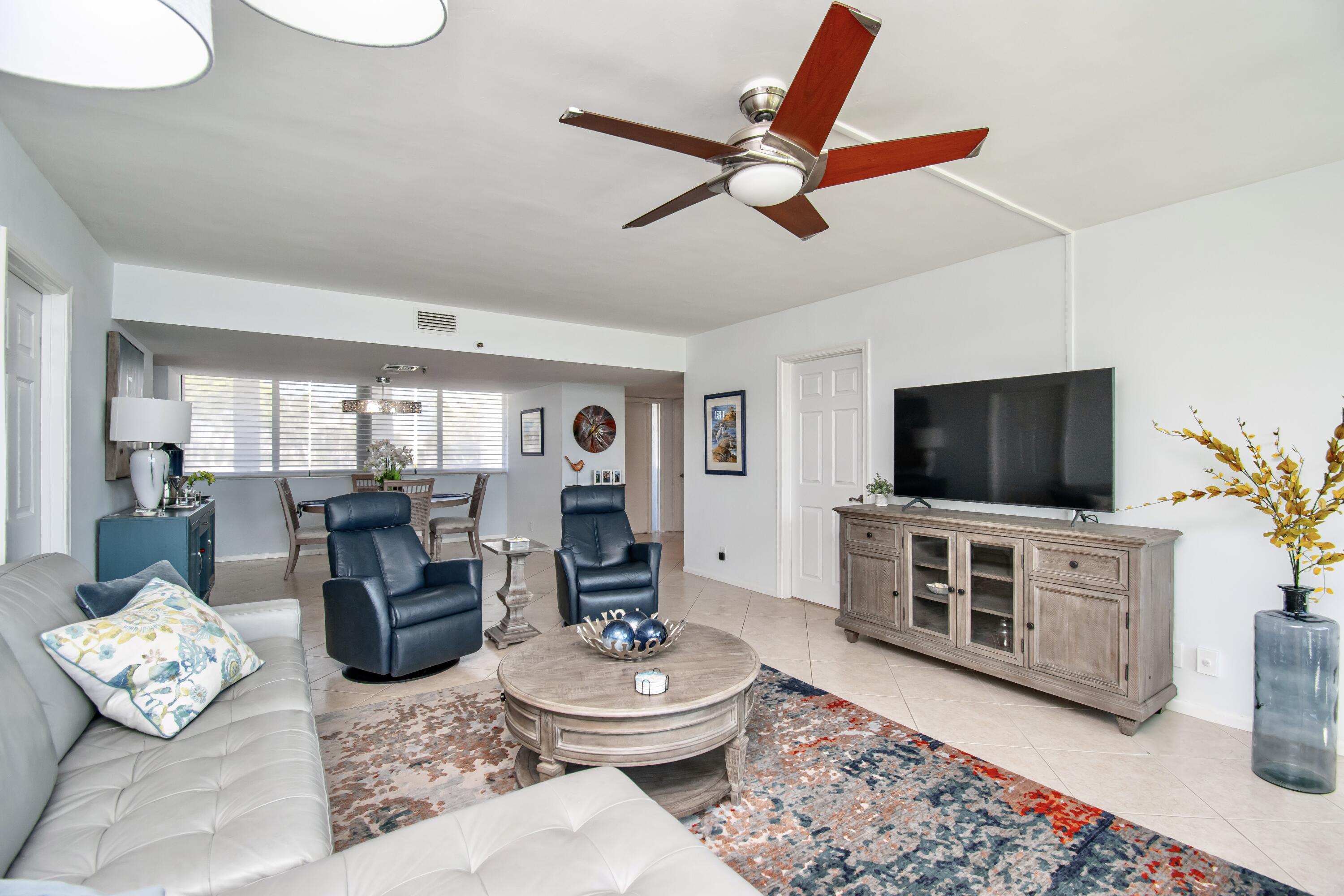 8200 Lakeshore Drive 202