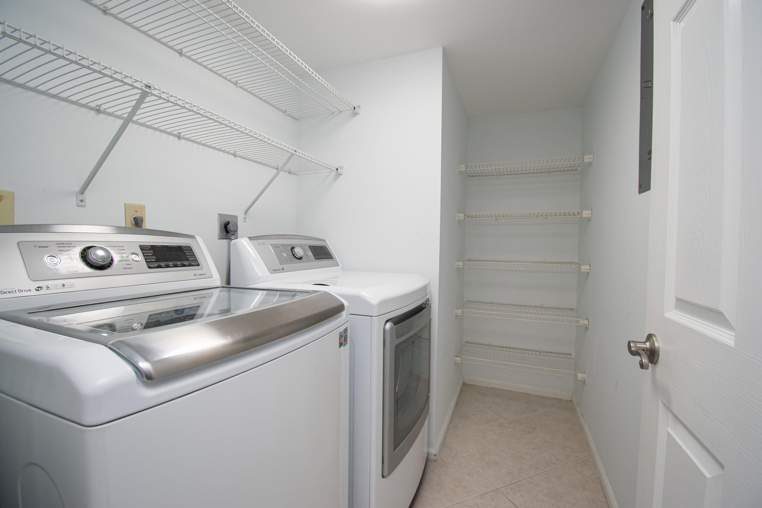 8200 Lakeshore Drive 202