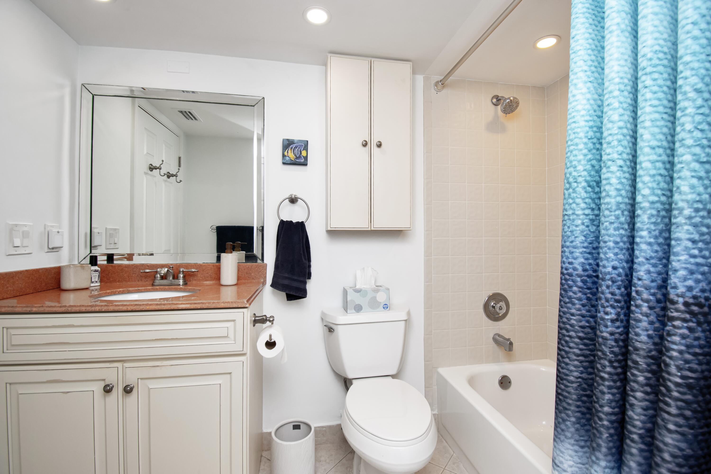 8200 Lakeshore Drive 202