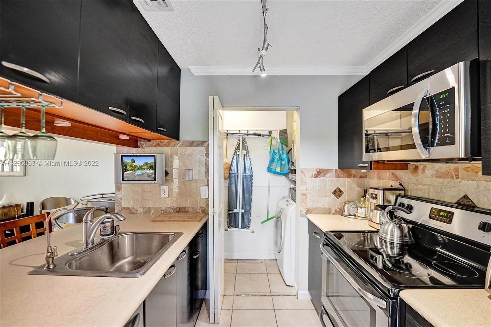 22322 Pineapple Walk Drive