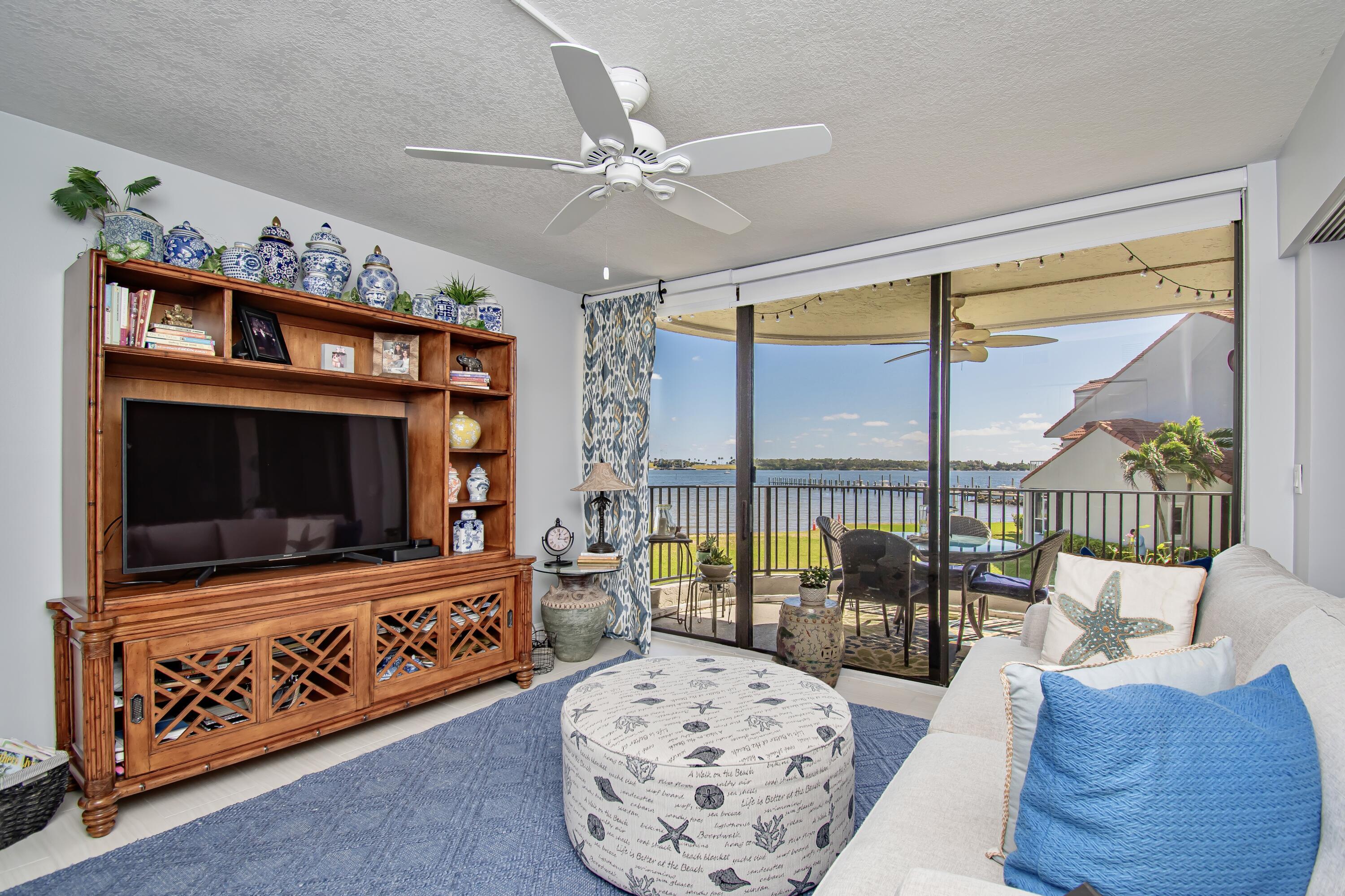 8200 Lakeshore Drive 2010