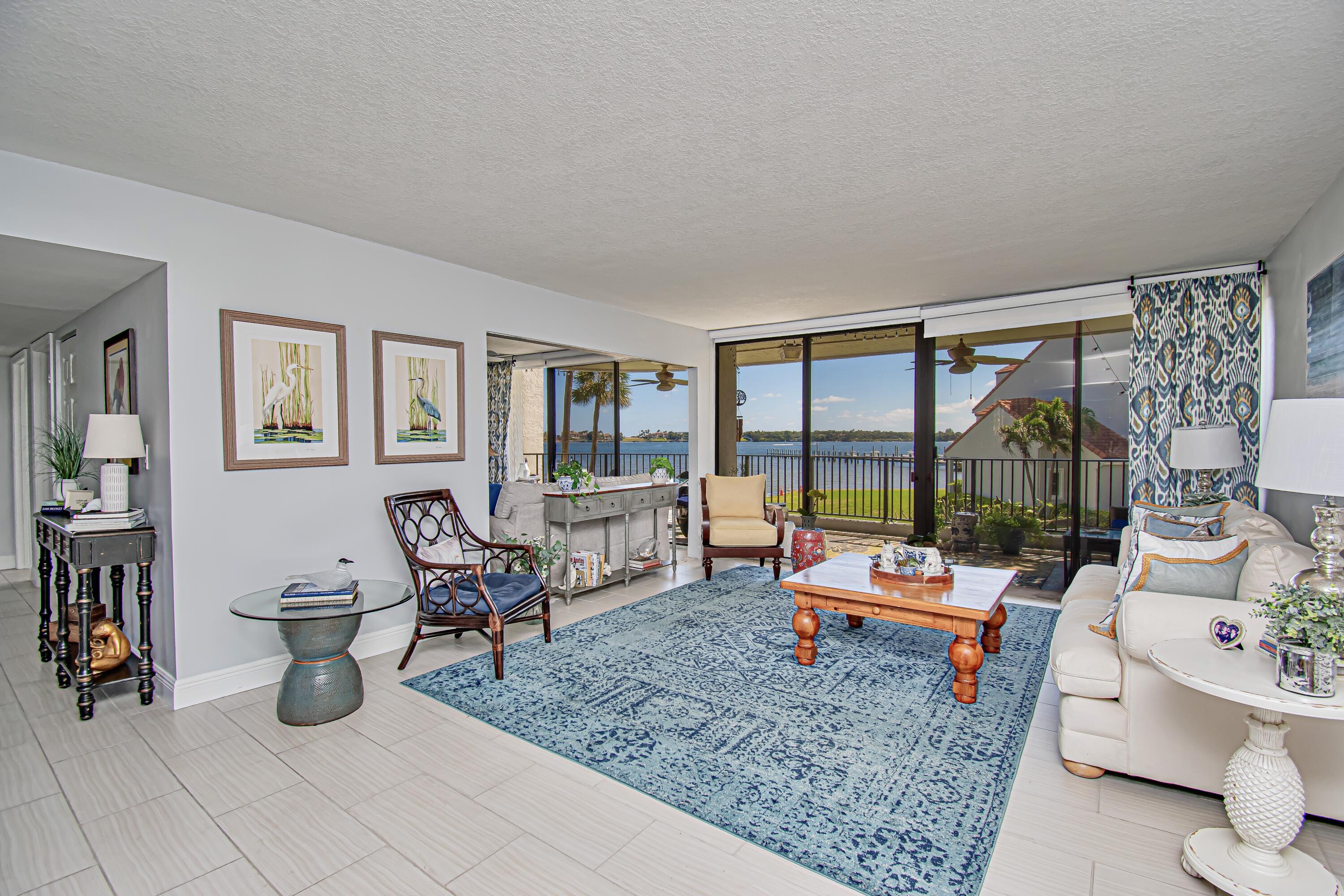 8200 Lakeshore Drive 2010
