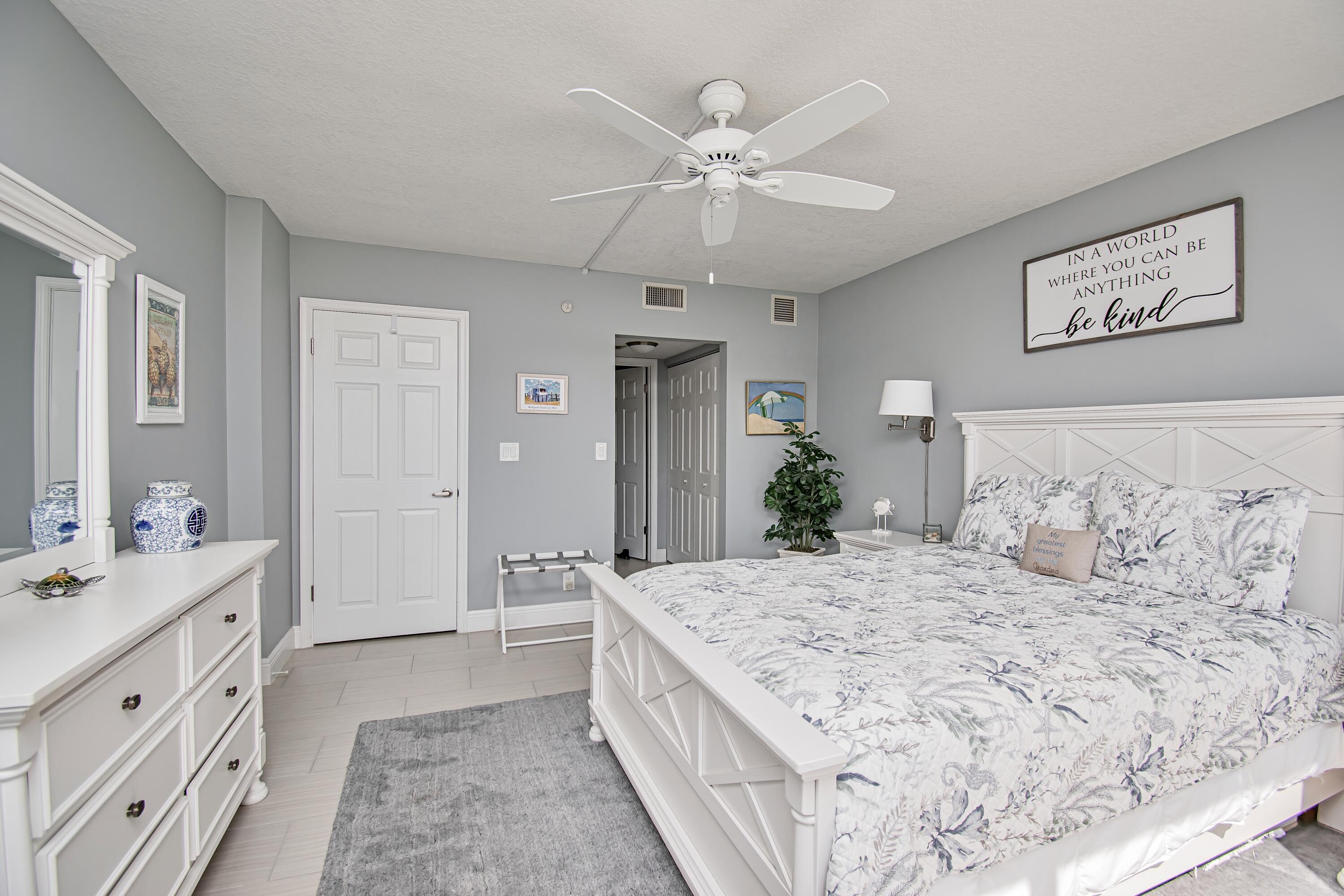 8200 Lakeshore Drive 2010