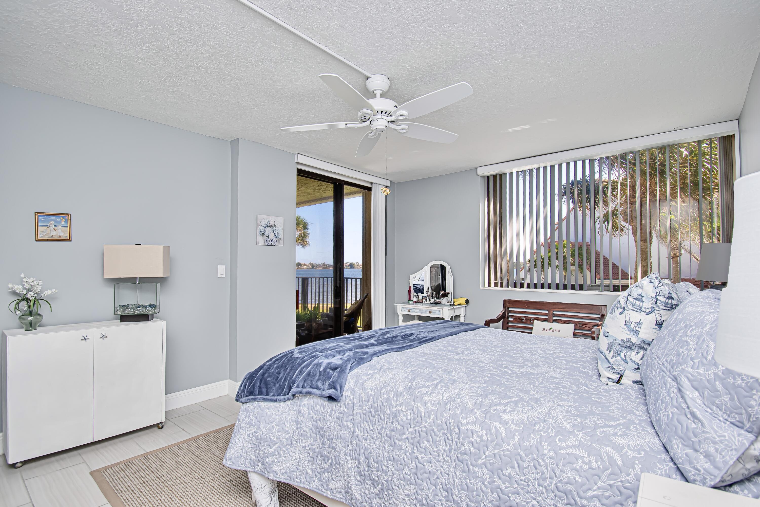 8200 Lakeshore Drive 2010